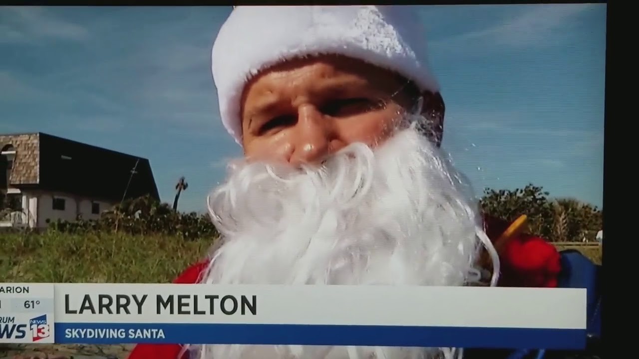 SKYDIVING SANTAS