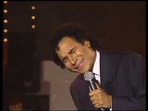 JULIO SABALA IMITA A PIMPINELA Y DYANGO ESE HOMBRE