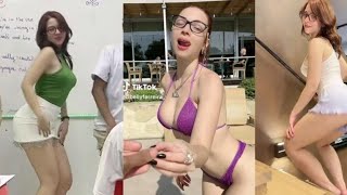 Una Maestra De Inglés Enamora A Sus Estudiantes Bailando En Mini Falda En El Salón De Clases