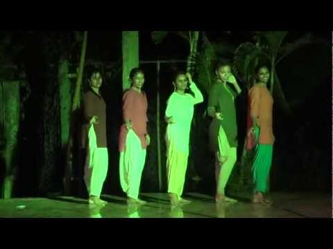 DASHING FUSION DANCE AT MANIPAL-DES RANGILANAAKU MUKKUTAARE...