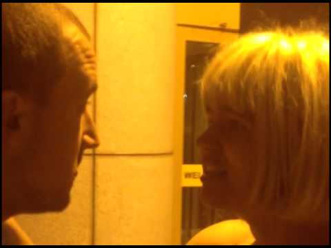 Блондинка перед камерой трахнулась с хахалем и отсосала его член - порно фото