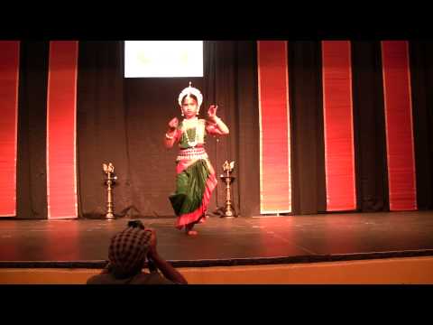 Nisha Kulkarni performs Vakratunda Mahakaya