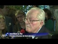 Le Pen: si Valls est un "homme d'honneur", il doit démissionner