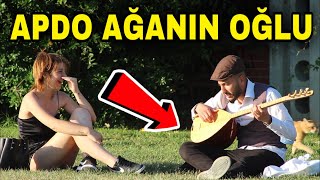 Zengi̇n Köy Ağasi Olup Bağlama İle Kiz Tavlamak