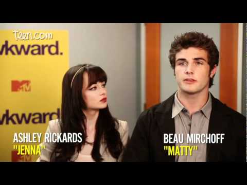 Not only does the hot guy on the show Beau Mirchoff find awkward gURls q