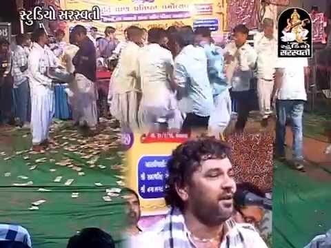 Mathe Matukadi Mahini | New Gujarati Live Bhajan | Dayaro |...