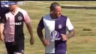 iypPHicWueM Video Image