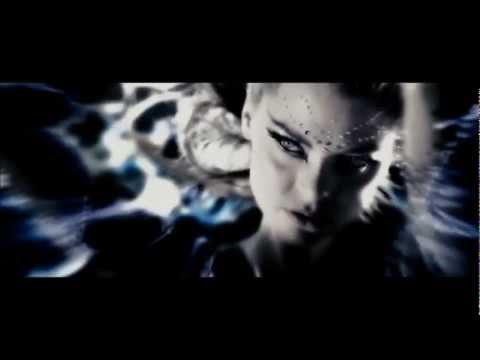Christina Aguilera - Falling in love again (Can't help it) - The Spirit OST