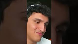 Siyan Giyen Genç Abinin Chatine Laf Sokuyor