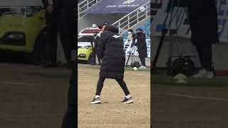 j17eF7Oqwzw Video Image