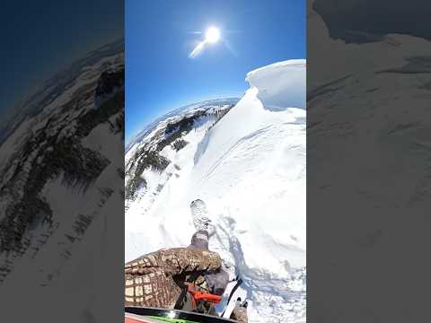 AVALANCHE CHUTE FRESH POWDER - CHRISTIAN RAYMOND #SNOWBOARDING #GOPROMAX