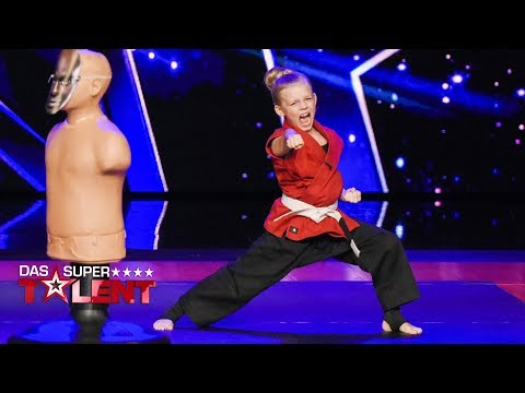 Samira vermöbelt Dieter und Bruce | Das Supertalent 2017 | Sendung vom 21.10.2017
