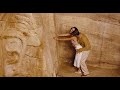 Rich alluring heiress (Gal Gadot) and husband  making out in Egypt  | Death on the Nile (2022 movie)