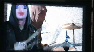 Смотреть клип Crystal Castles - Baptism