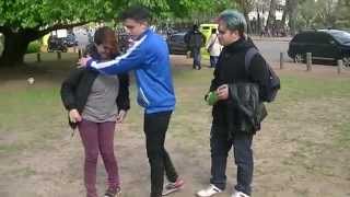 Besando Mujeres Frente A Sus Novios Gonzalo Goette