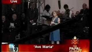 Watch Kelly Clarkson Ave Maria video