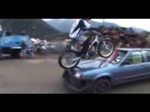 Chris Pfeiffer (4) - Motorrad Stunt Video ...............Oeni