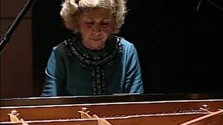J. S. Bach - Prelude In C Major & Mozart - Alla Turca -- Pianista Isis Moreira