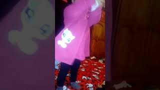 Niña Bailando