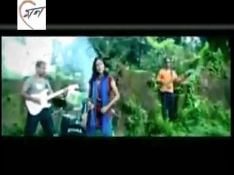 Ek Chokhete hason Kande Arek Choke Lalon