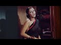 Zeenat Aman Hot Saree | N!p sL!p