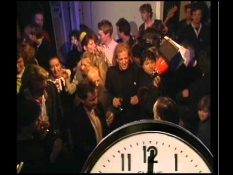 Ds. Gremdaat duwt U rechtstreeks de jaren negentig in