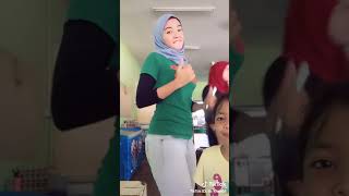 Awek Tiktok Mantul Mantap