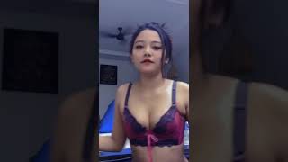 Panas Buka Baju Dlu Ah