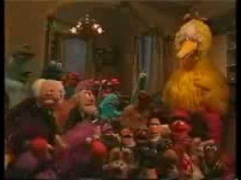 Watch A Muppet Family Christmas Online Etonline Logo