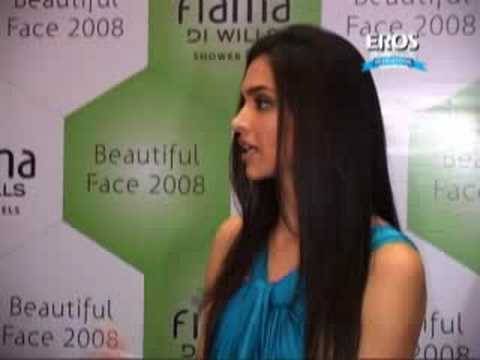 Deepika Unveils Fiama Di Wills Beautiful Face Contest
