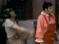 Chaves - 2ª Temporada - Chaves e Quico dão Uns Chutes em Nhonho/Nhonho dá Umas Barrigadas em Chaves