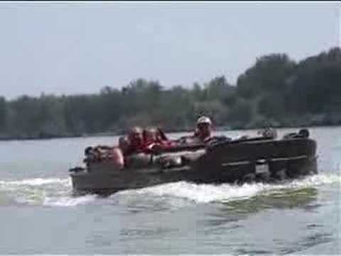 russian gaz46 Luaz on river