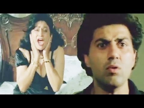 Aruna Irani Shows Her Hot Cleavage Veerta - Scene 1721
