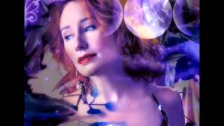 Watch Tori Amos Barons Of Suburbia video