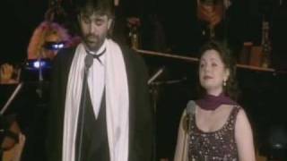 Watch Andrea Bocelli Brindisi video