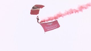 Red Devils Drop In During Para Pass Out Red Devils Drop In During Para Pass Out