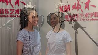 Vivian Lang 桐茶花儿开