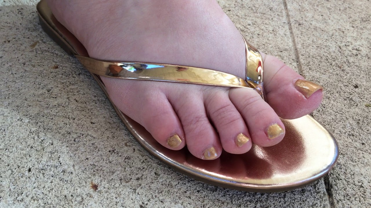 Gold toes