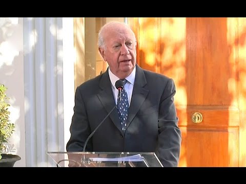 Ricardo Lagos anuncia bajada de su candidatura tras respaldo del PS a Guillier