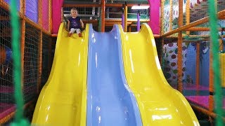 Velika IGRAONICA Auti?i Ku?ice Tobogani Trampoline ZABAVA ZA DECU / Fun Indoor Playground for KIDS