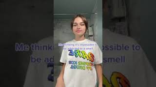 Megnutt Flashes Her