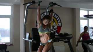 Gabriella Bankuti Amazing Abs in the Gym Photoshooting Video