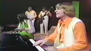 Watch Carpenters Your Wonderful Parade video
