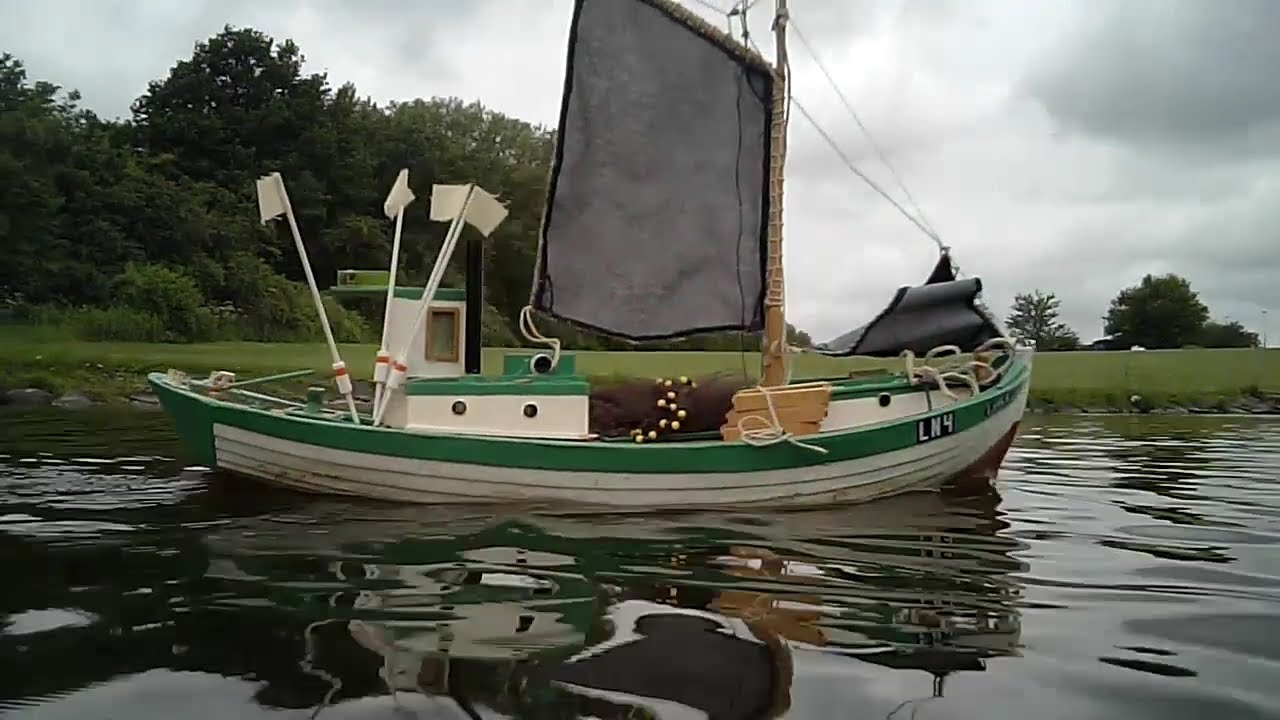 Billing Boats Bent - RC scale fishing boat - YouTube