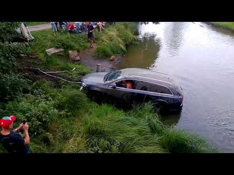 утопленный джип на рыбалке утопленный джип на рыбалке