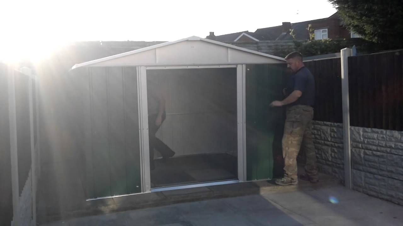 y   ardmaster 10 x 8ft (putting on the roof) - YouTube