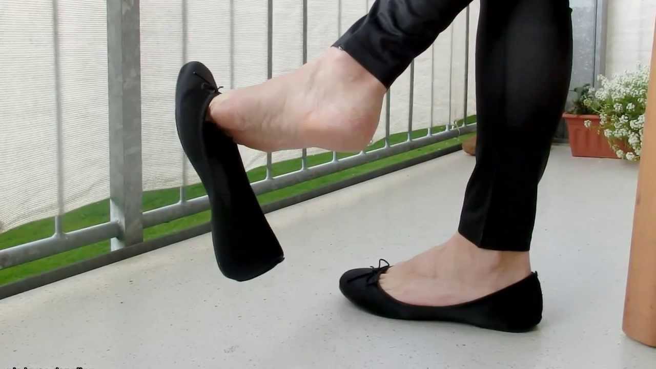 Black tights flats shoeplay