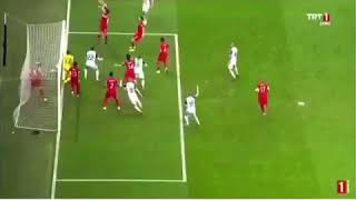 Merih Demiral Topu Çizgiden Çıkartıyor. Mükemmel Dokunuş.