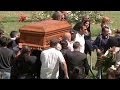 Caracas. Folla ai funerali dell'ex Miss uccisa in una rapina