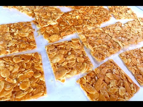 VIDEO : how to bake almond flake florentine cookies 怎样烘杏仁麦芽片 - 1. prepare a fit baking sheet for the baking tray. do allow the edge of the paper to sit at the tray's bottom as this will ensure the baked ...